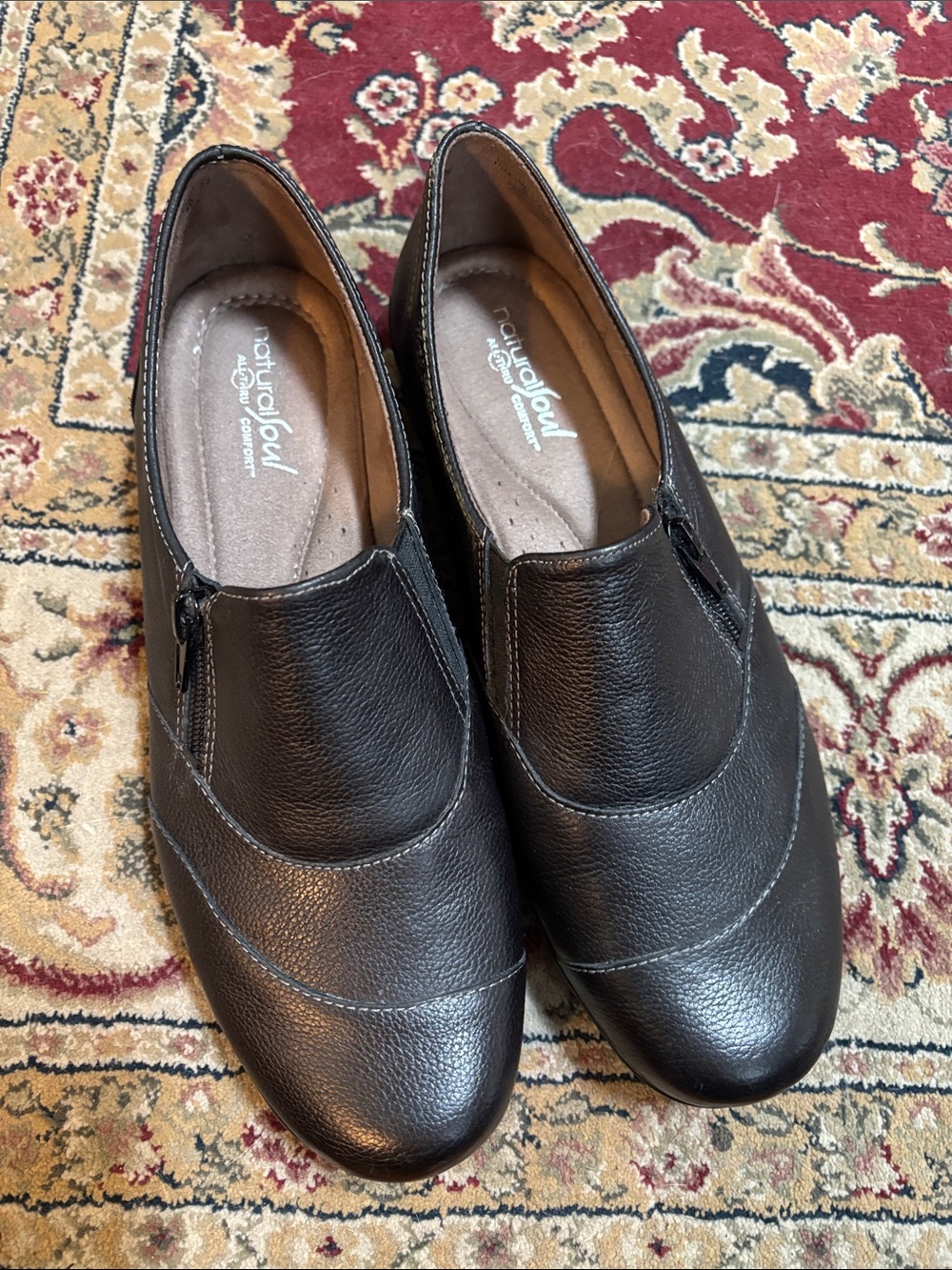 Natural Soul Black Leather Slip-On Comfort Loafers